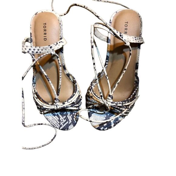 Torrid reptile print wedge esperadille sandals. NWOB. Size 9W - Picture 1 of 6